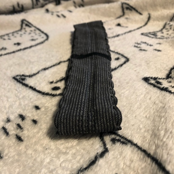 Black Lulu Lemon head band 24.5 cm long - Picture 2 of 4